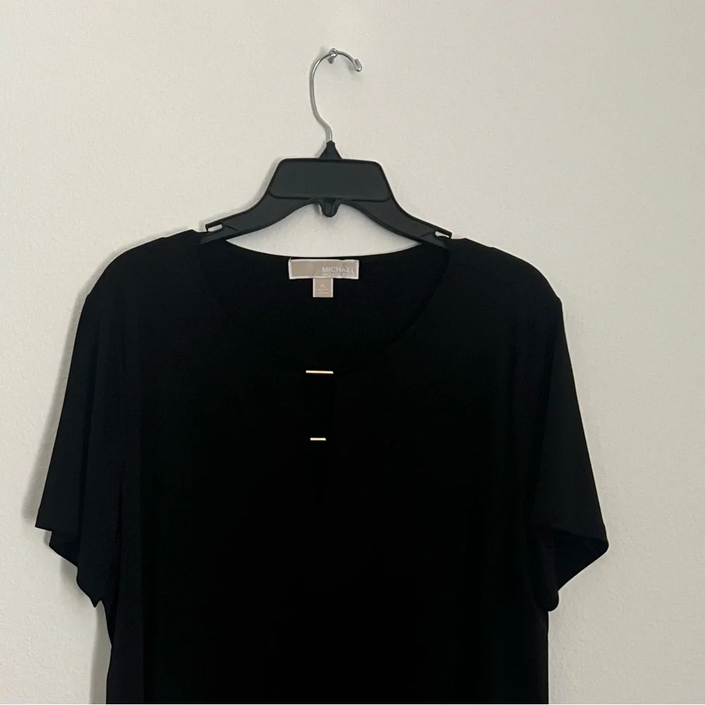 Michael Kors Cute Black Short‎ Sleeve Tee, Size XL